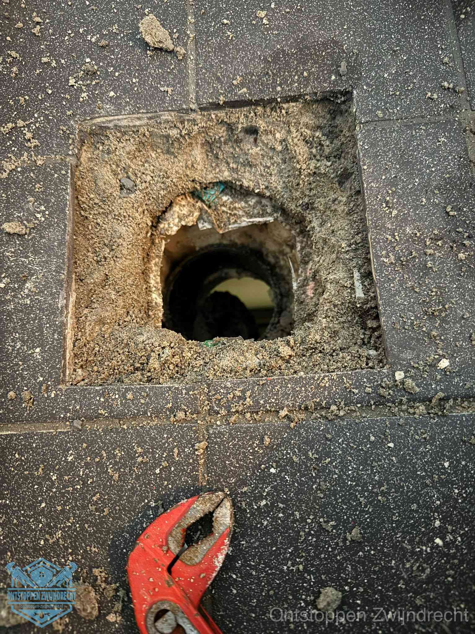 Rioolputje erfgrens eigendom in Zwijndrecht